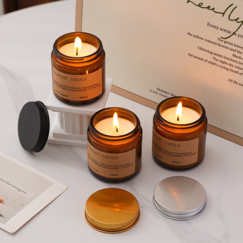 アンバージャーソイワックス香り付きキャンドル ローズサンダル - Amber Jar Candle のレビューと価格